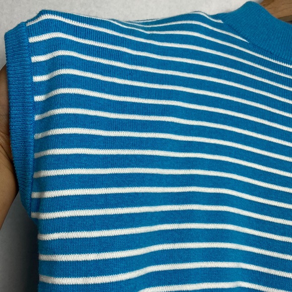 Vintage Weathervane Mock‎ Neck Cap Sleeve Top - Picture 4 of 9